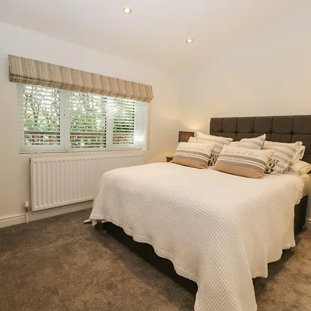 Mere Brook Holiday home